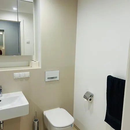 Seductive Apt, Centre Of With Parking Apartment *